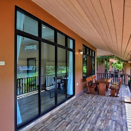 Pirom Lake And Resort Si Maha Phot Exterior foto