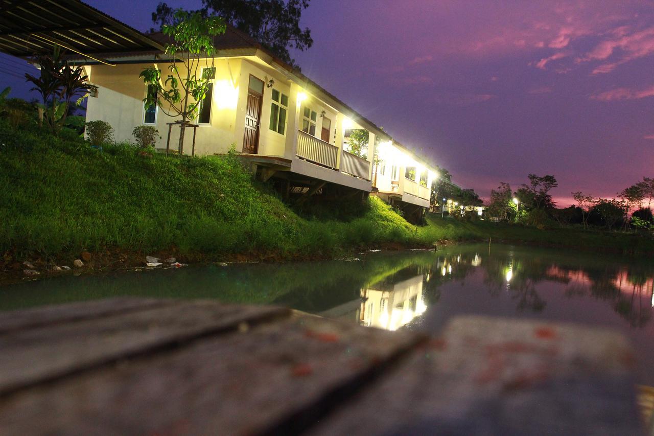 Pirom Lake And Resort Si Maha Phot Exterior foto